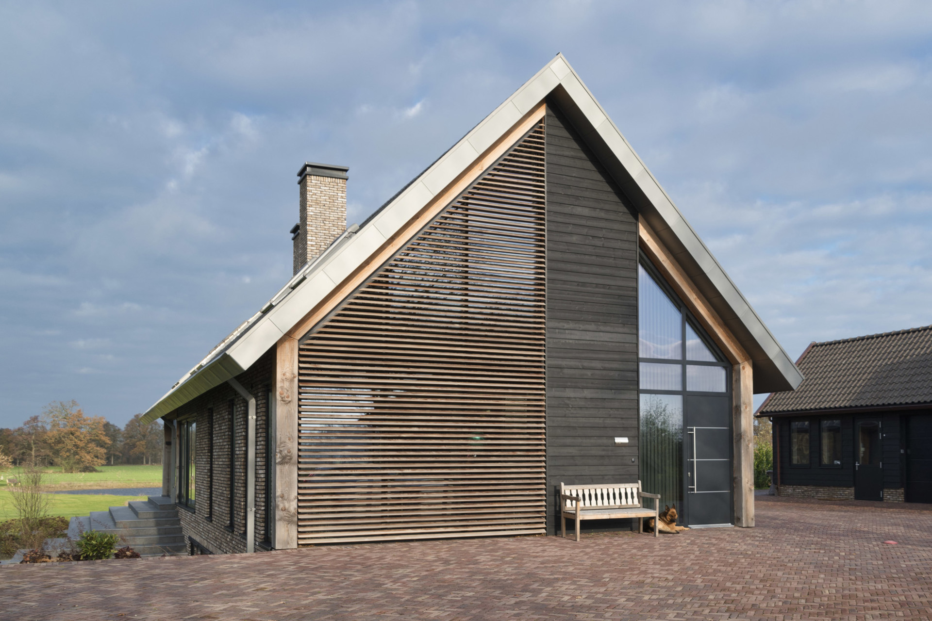 Horiso Rack Arm Systems | Architecture & Design